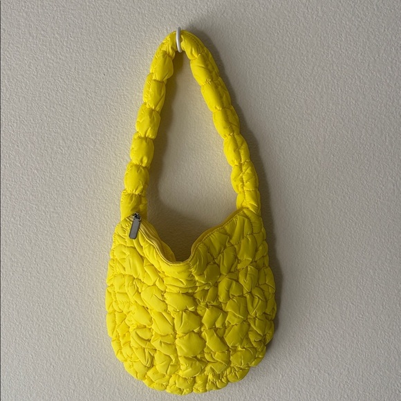 neon yellow shoulder bag with puffy quilted design - Picture 1 of 6